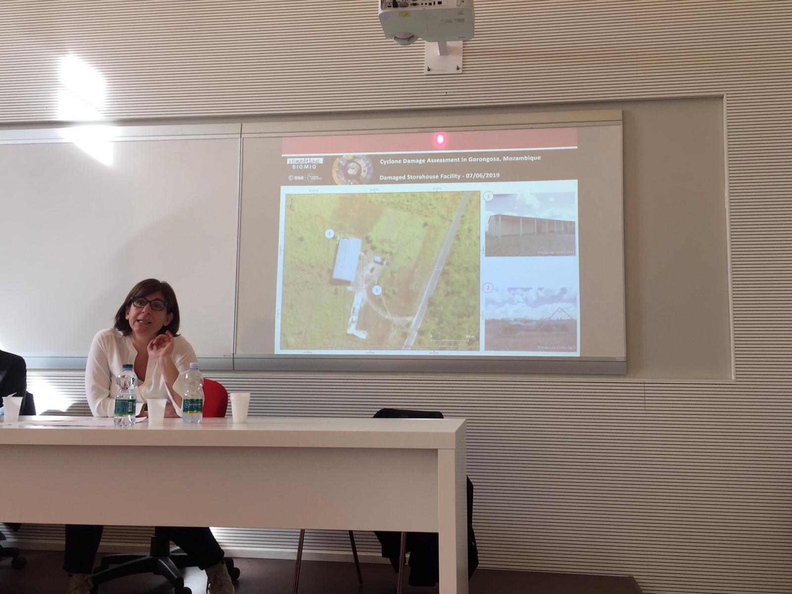 Valeria Fabbroni spiega l'uso delle nuove tecnologie in ambito umanitario