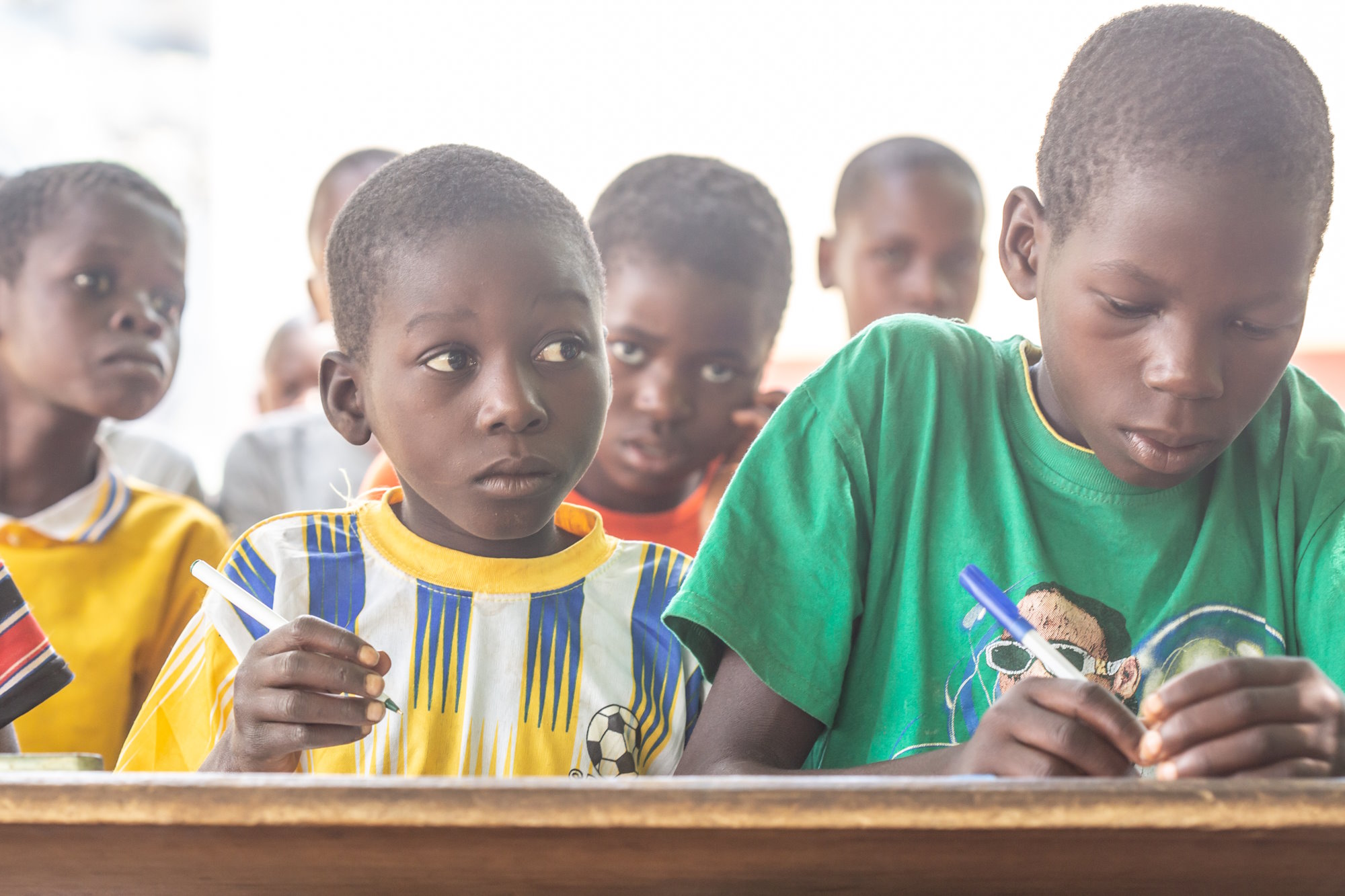 bambini_banco_scuola_mozambico