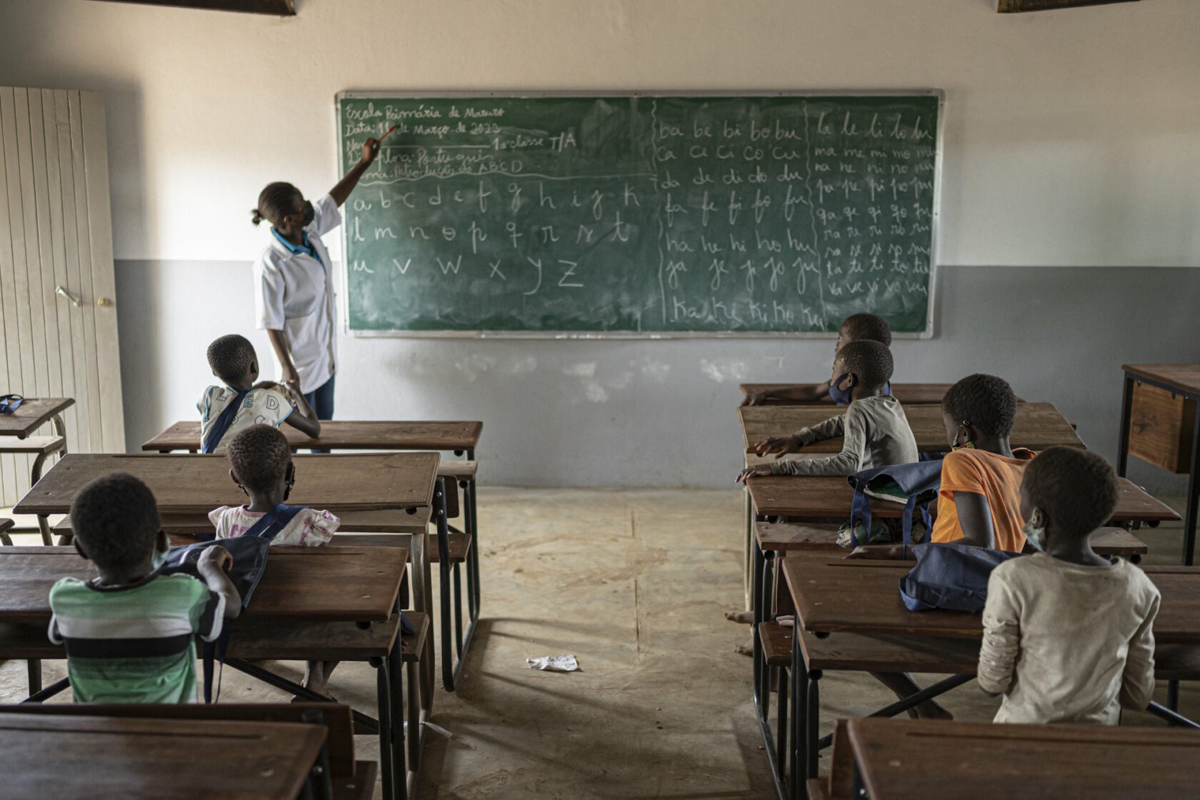 bambini_classe_scuola_mozambico